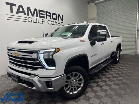 Used 2025 Chevrolet Silverado 2500 LTZ w/ LTZ Premium Package AWD/4WD image 2