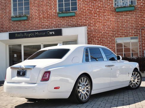 Certified 2018 Rolls-Royce Phantom Sedan image 2