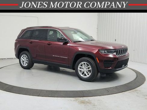 New 2026 Jeep Grand Cherokee Laredo AWD/4WD image 1