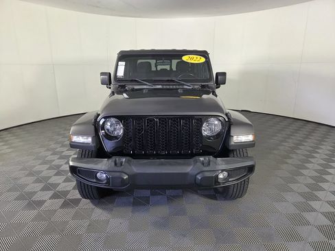 Used 2022 Jeep Gladiator Sport AWD/4WD image 3
