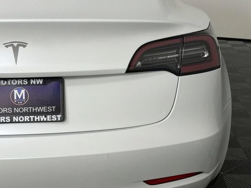 Used 2020 Tesla Model 3 Standard Range Plus RWD image 24