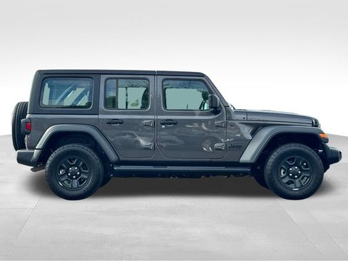 Used 2025 Jeep Wrangler Unlimited Sport AWD/4WD image 8