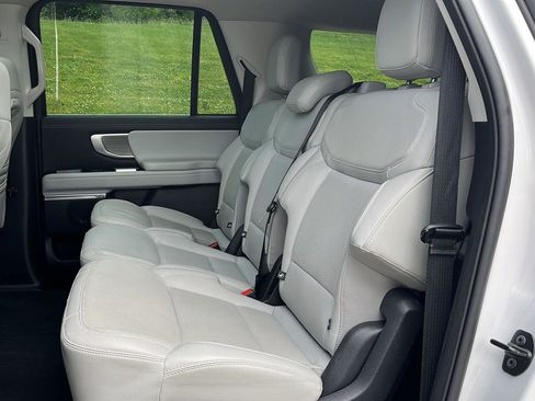 Used 2025 Ford Expedition Max Platinum AWD/4WD image 20