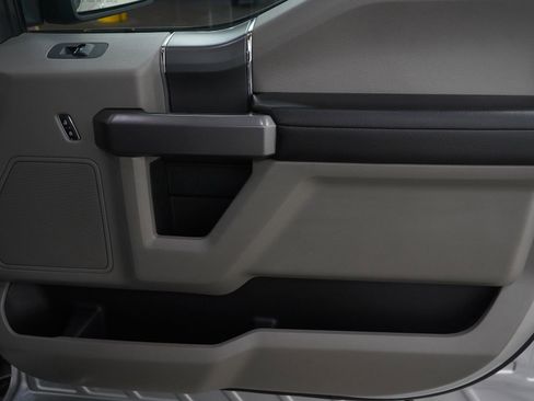 Used 2019 Ford F150 XLT w/ Equipment Group 302A Luxury AWD/4WD image 9