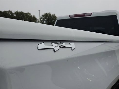 Used 2023 GMC Sierra 1500 Elevation image 9