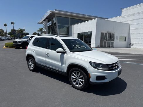 Used 2017 Volkswagen Tiguan Wolfsburg Edition FWD image 2
