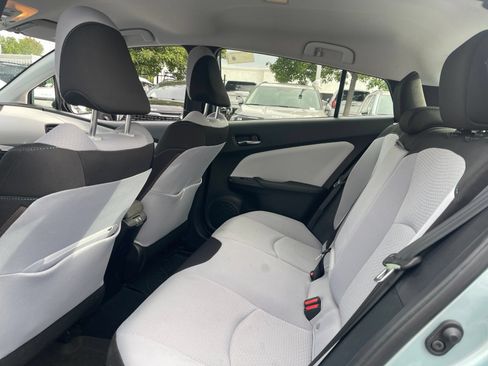 Used 2021 Toyota Prius LE FWD image 4