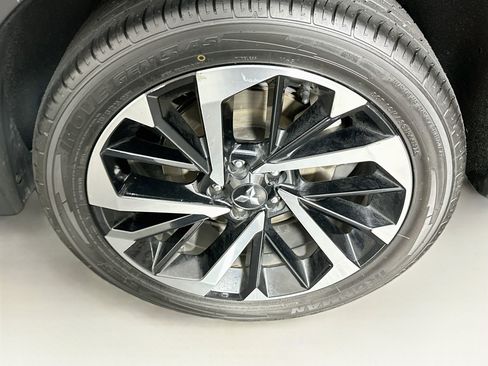 Used 2024 Mitsubishi Outlander SE FWD image 11