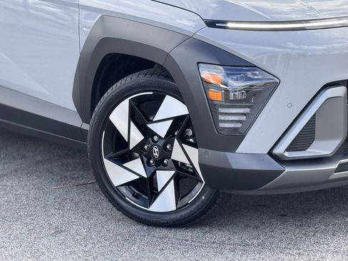 Used 2024 Hyundai Kona Limited image 4