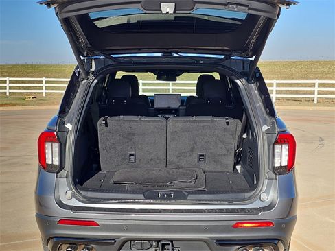 Used 2025 Ford Explorer ST image 13