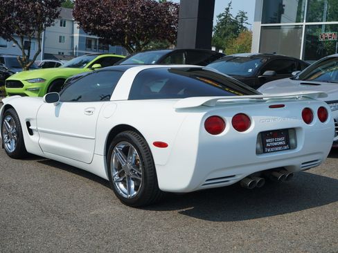 Used 1997 Chevrolet Corvette Coupe w/ Memory Pkg RWD image 4