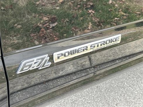 Used 2022 Ford F350 Limited image 9