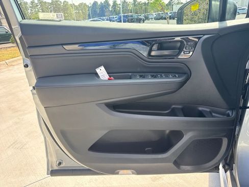 New 2026 Honda Odyssey Touring image 14