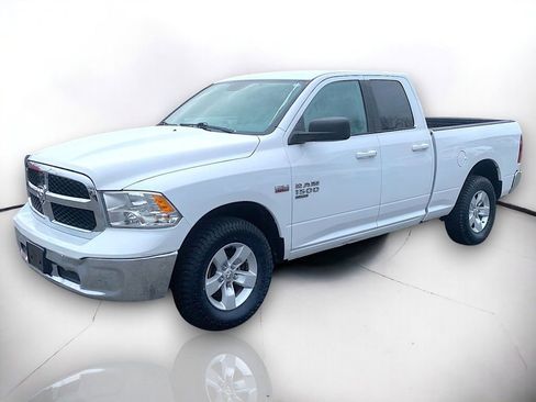 Used 2019 RAM 1500 Classic SLT image 2