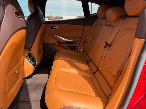 Used 2021 Aston Martin DBX image 21