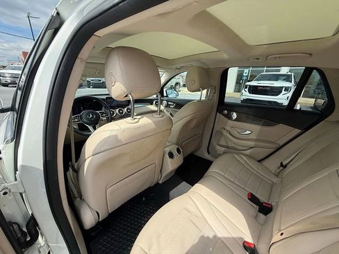 Used 2020 Mercedes-Benz GLC 300 4MATIC image 11
