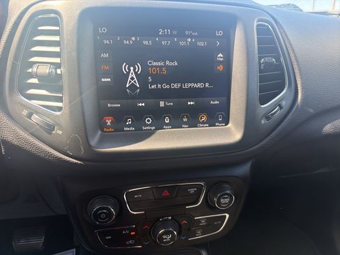 Used 2018 Jeep Compass Trailhawk w/ Navigation Group AWD/4WD image 16
