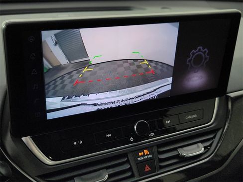 Used 2023 Nissan Altima 2.5 SR w/ SR Premium Package image 21