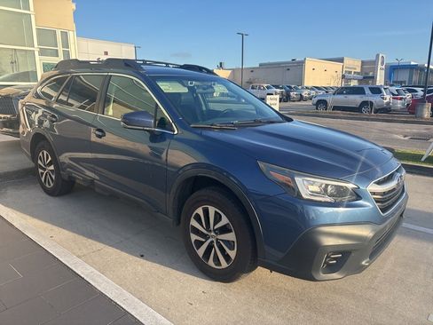 Used 2022 Subaru Outback Premium image 4