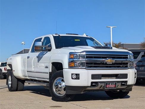 Used 2019 Chevrolet Silverado 3500 High Country w/ Duramax Plus Package image 2