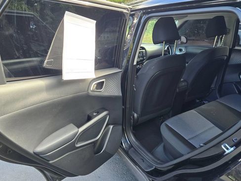 Certified 2025 Kia Soul LX FWD image 9