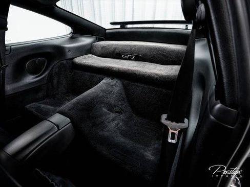 Used 2004 Porsche 911 GT3 RWD image 25