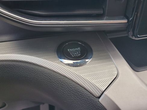 Used 2023 Ford Explorer XLT w/ Equipment Group 202A image 20