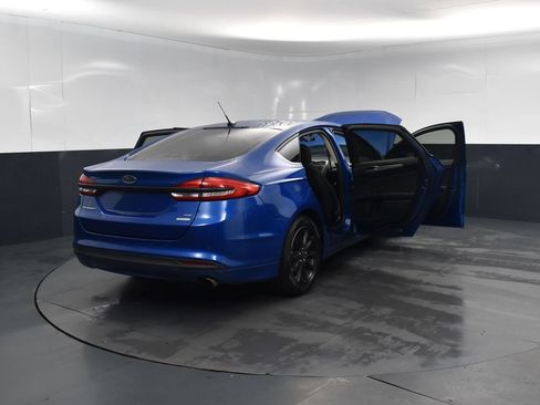 Used 2017 Ford Fusion SE w/ Fusion SE Technology Package FWD image 26