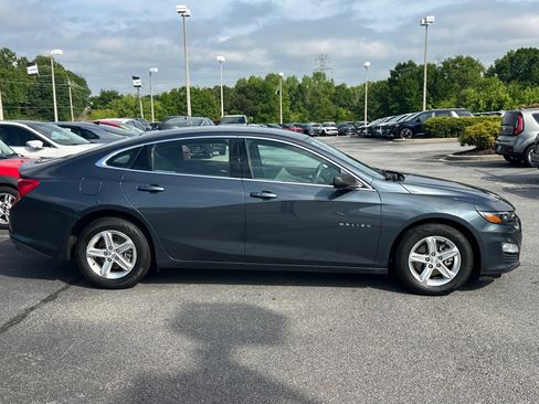 Used 2020 Chevrolet Malibu LS FWD image 2