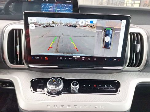 Used 2025 Ford Expedition Max Active image 11