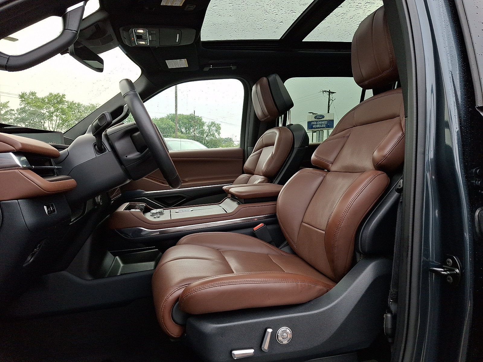 Used 2025 Lincoln Navigator Reserve AWD/4WD image 14