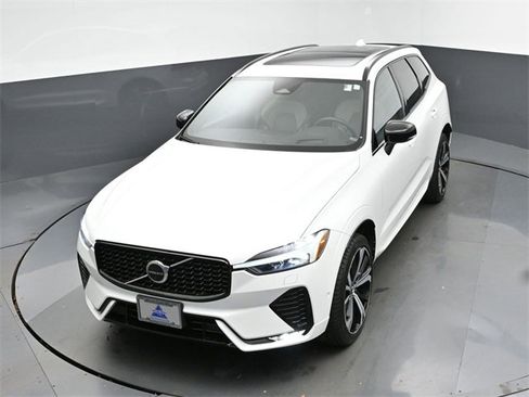 Used 2022 Volvo XC60 B6 R-Design w/ Advanced Package image 46
