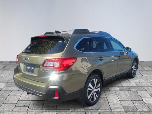 Used 2018 Subaru Outback 3.6R Limited image 7