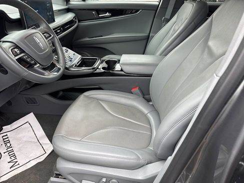 Certified 2022 Lincoln Nautilus Reserve image 7