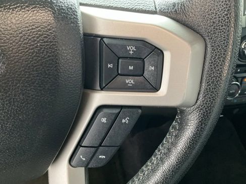 Used 2016 Ford F150 Lariat image 12