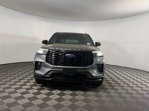 Used 2025 Ford Explorer ST-Line AWD/4WD image 11