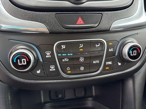 Used 2018 Chevrolet Equinox LT AWD/4WD image 21
