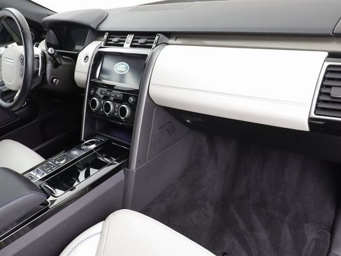 Used 2018 Land Rover Discovery HSE Luxury image 21