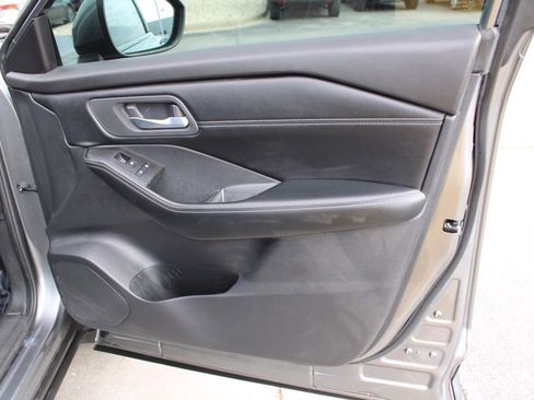 Used 2024 Nissan Rogue SV w/ SV Premium Package image 23