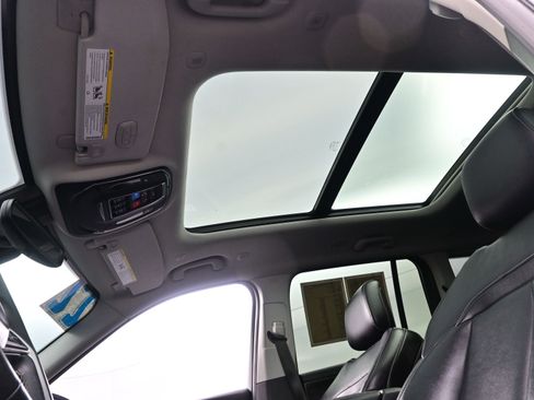 Used 2022 Jeep Grand Cherokee Limited image 18