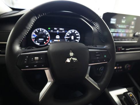 Used 2024 Mitsubishi Outlander SEL FWD image 19