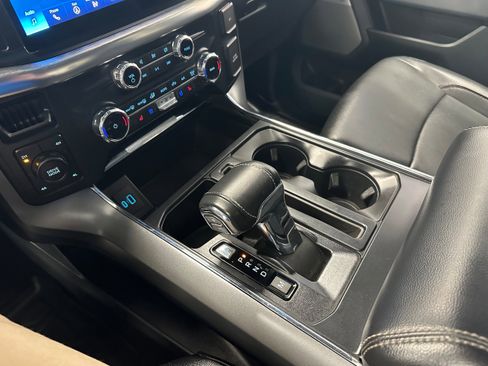 Used 2022 Ford F150 Lariat image 19