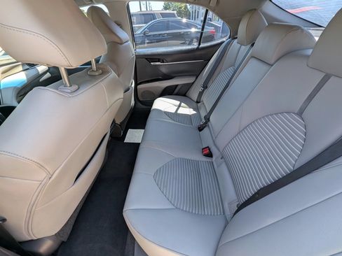 Used 2018 Toyota Camry SE FWD image 31
