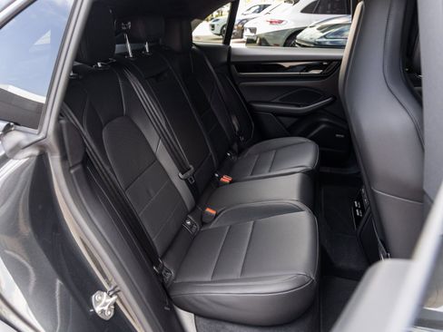 New 2026 Porsche Macan 4 Electric AWD/4WD image 40