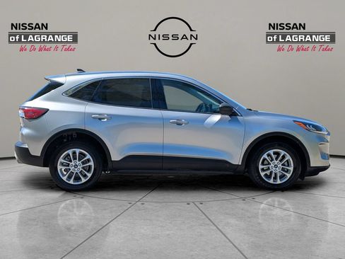 Used 2022 Ford Escape SE FWD image 4