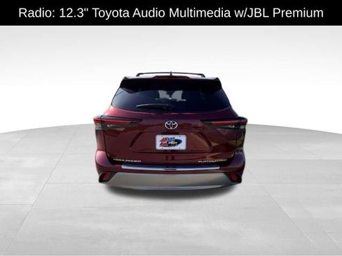 Used 2024 Toyota Highlander Platinum AWD/4WD image 6