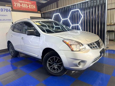Used 2014 Nissan Rogue S w/ Convenience Package AWD/4WD image 7