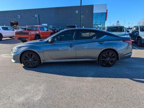 Certified 2022 Nissan Altima 2.5 SR image 7