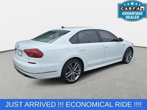 Used 2018 Volkswagen Passat 2.0T R-Line w/ R-Line Lighting Package FWD image 5