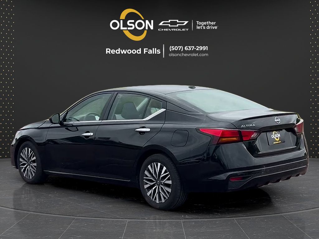 Used 2023 Nissan Altima 2.5 SV FWD image 3